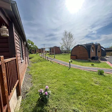 Hedgehog Glamping Pod School House Farm Hotel Leighton  Exterior photo