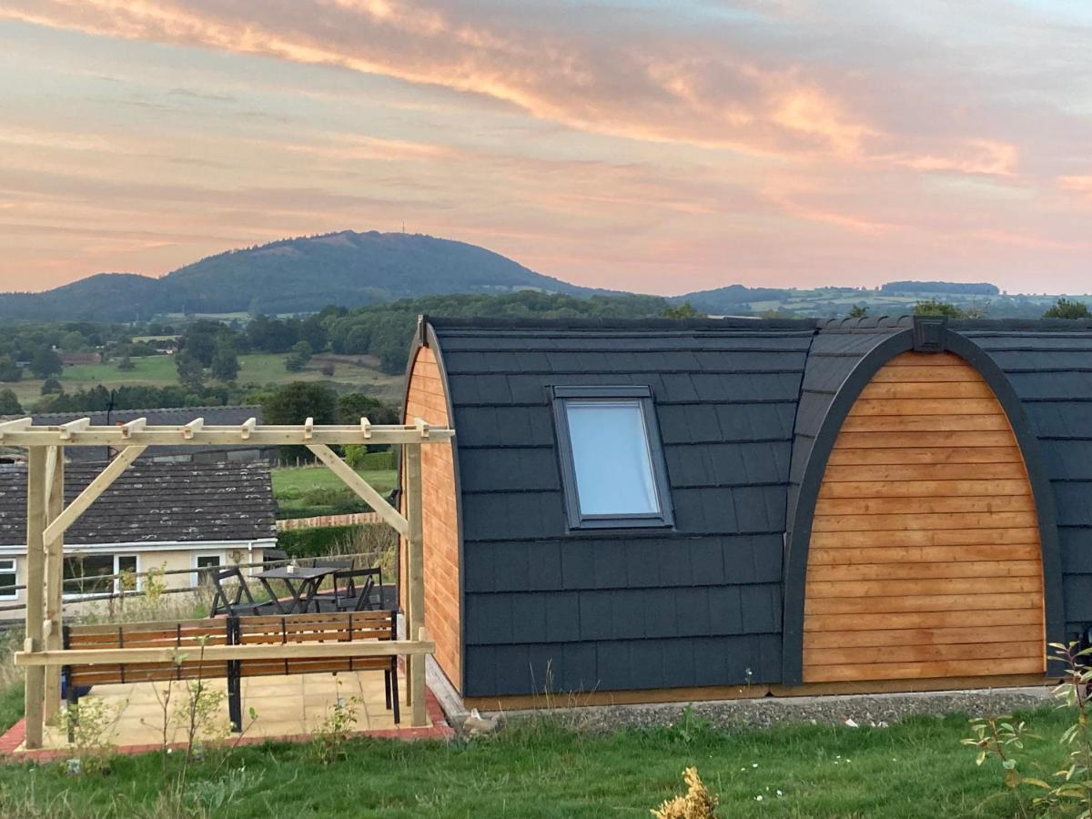 Hedgehog Glamping Pod School House Farm *