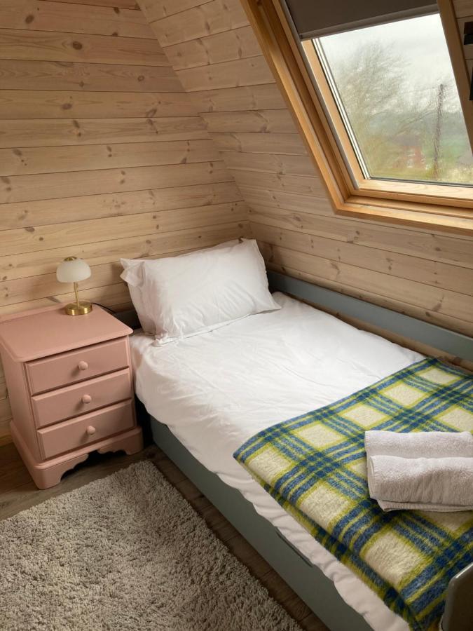 Hedgehog Glamping Pod School House Farm Leighton (Shropshire)